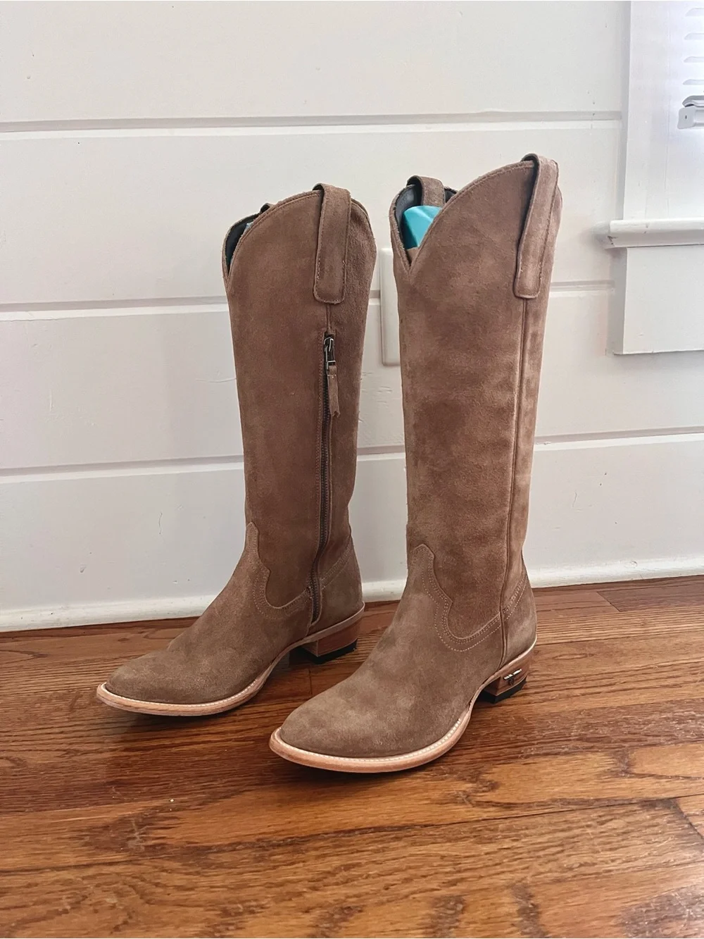 Lane boots new tags